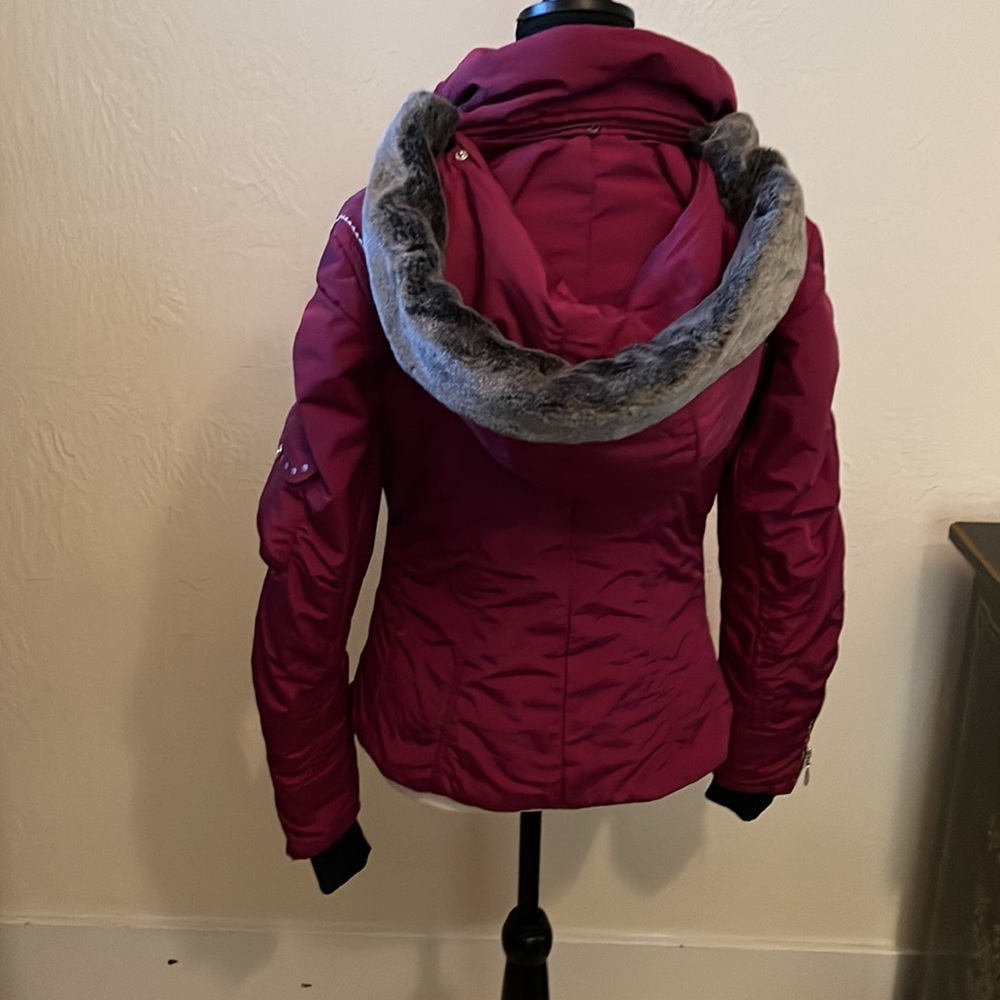 NWOT Glam Women’s Ski Jacket US sz 8 brand EA NDO